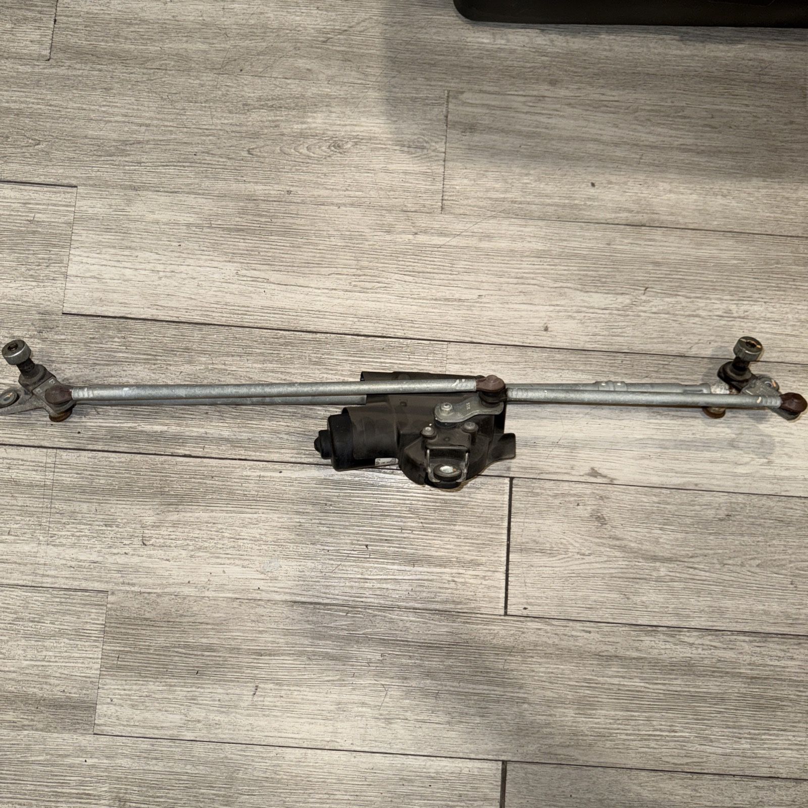 2018-2021 FORD EXPEDITION WINDSHIELD WIPER LINKAGE W/ MOTOR OEM JL1B-17500-AD