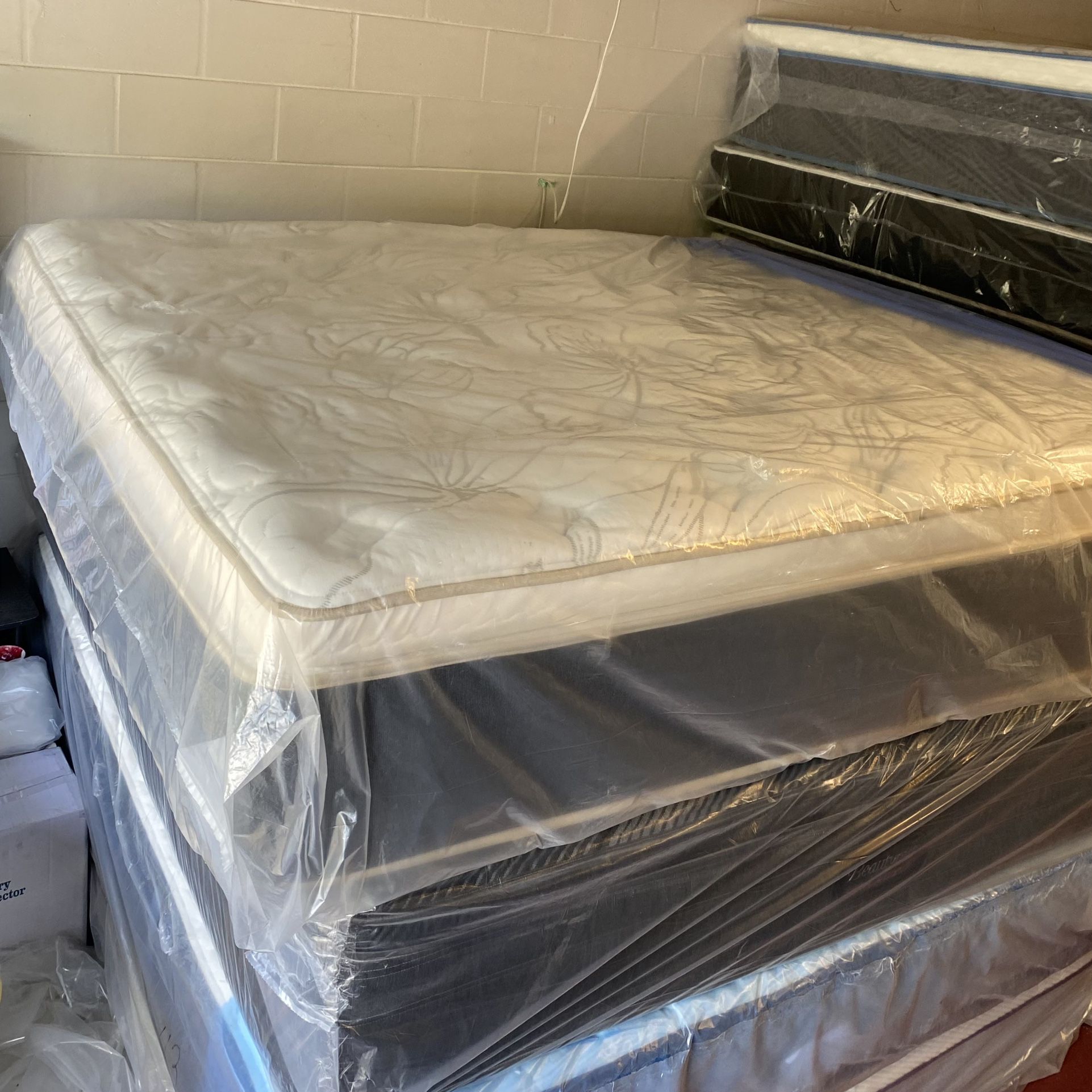 California King Size Mattress 14 Inch Thick With Pillow Top And Box Springs New From Factory Available All Sizes Same Day Delivery 