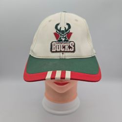 Vintage Adidas Milwaukee Bucks Fitted Hat Size L/XL. 8