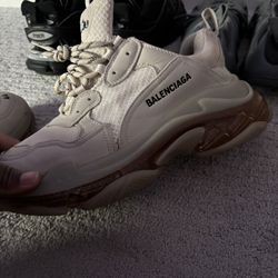 Balenciaga Triple S’s Cream Color