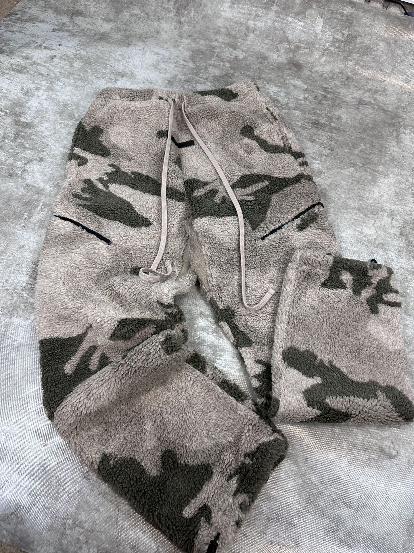 ESSENTIALS fleece Pants