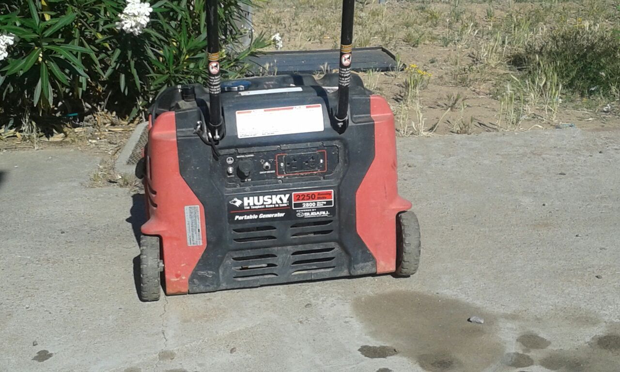 Husky portable generator 2250 watts, 2800 peak very good condition