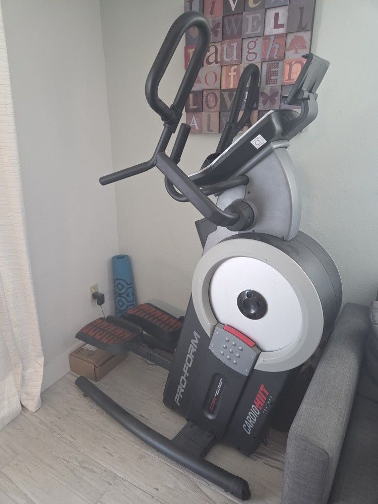 Elliptical Machine. PRO-Form CARDIO HIIT Trainer