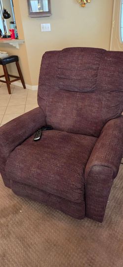 Lazy Boy Chair Fully Automated with heat and massage