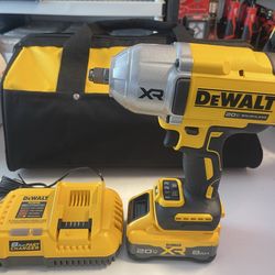 20V MAX Lithium-Ion Cordless 1/2 in. Impact Wrench Kit