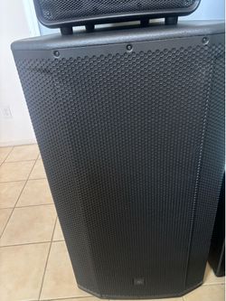 JBL SRX835P 2000watts 3way