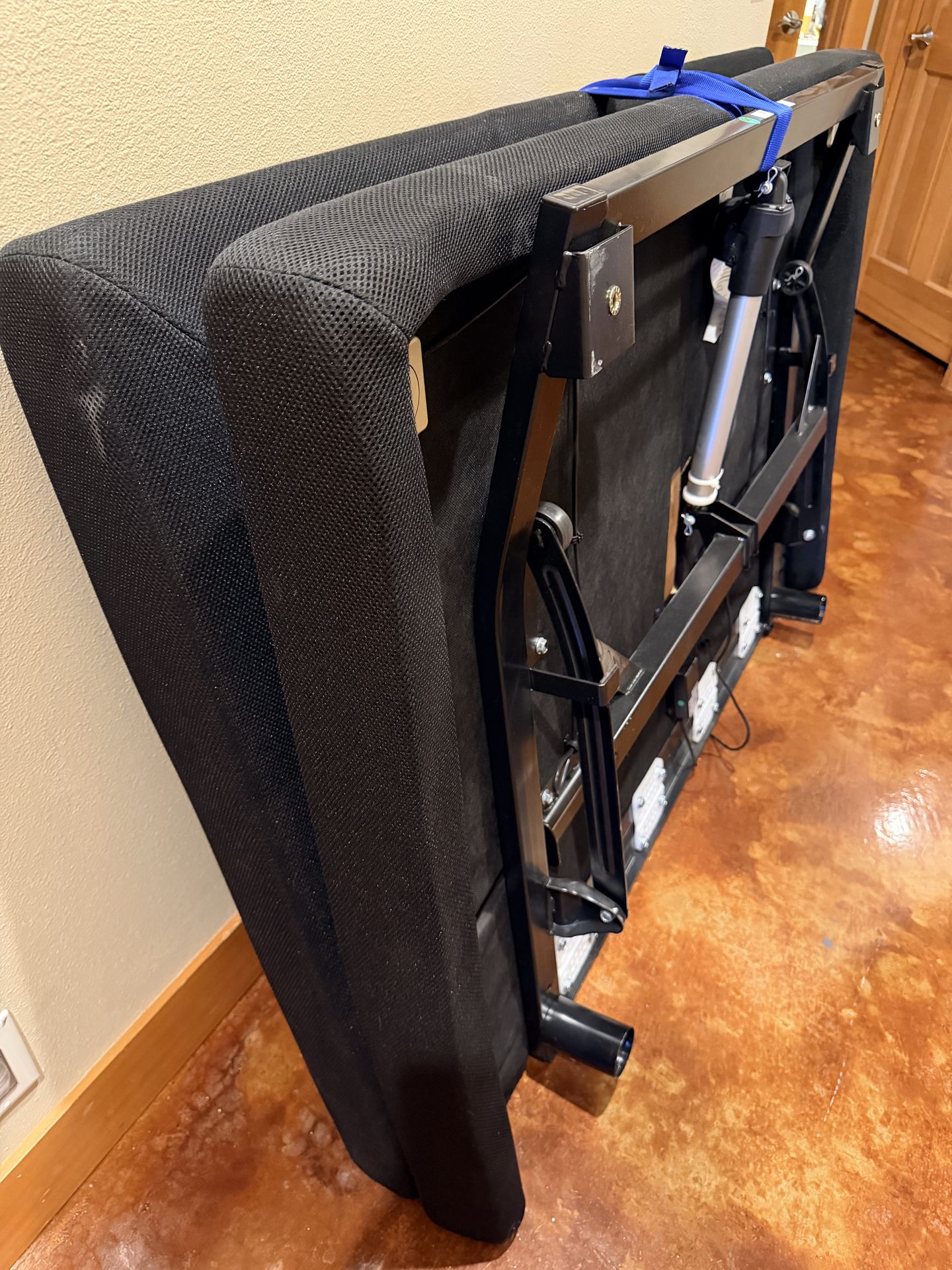 Adjustable bed frame queen size