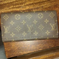 Brand New AUTHENTIC Luis Vuitton Woman's Wallet
