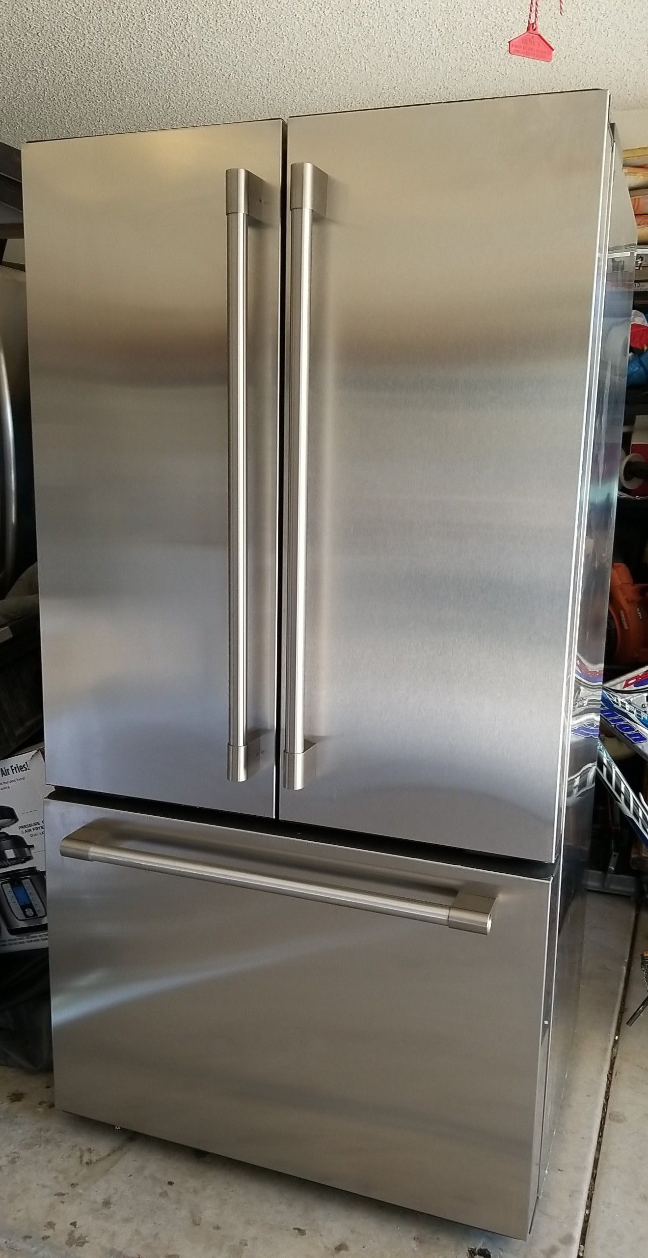 27.0 cu. ft. French Door Refrigerator Fingerprint Resistant Stainless Steel, ENERGY STAR Model# GNE27JYMFS