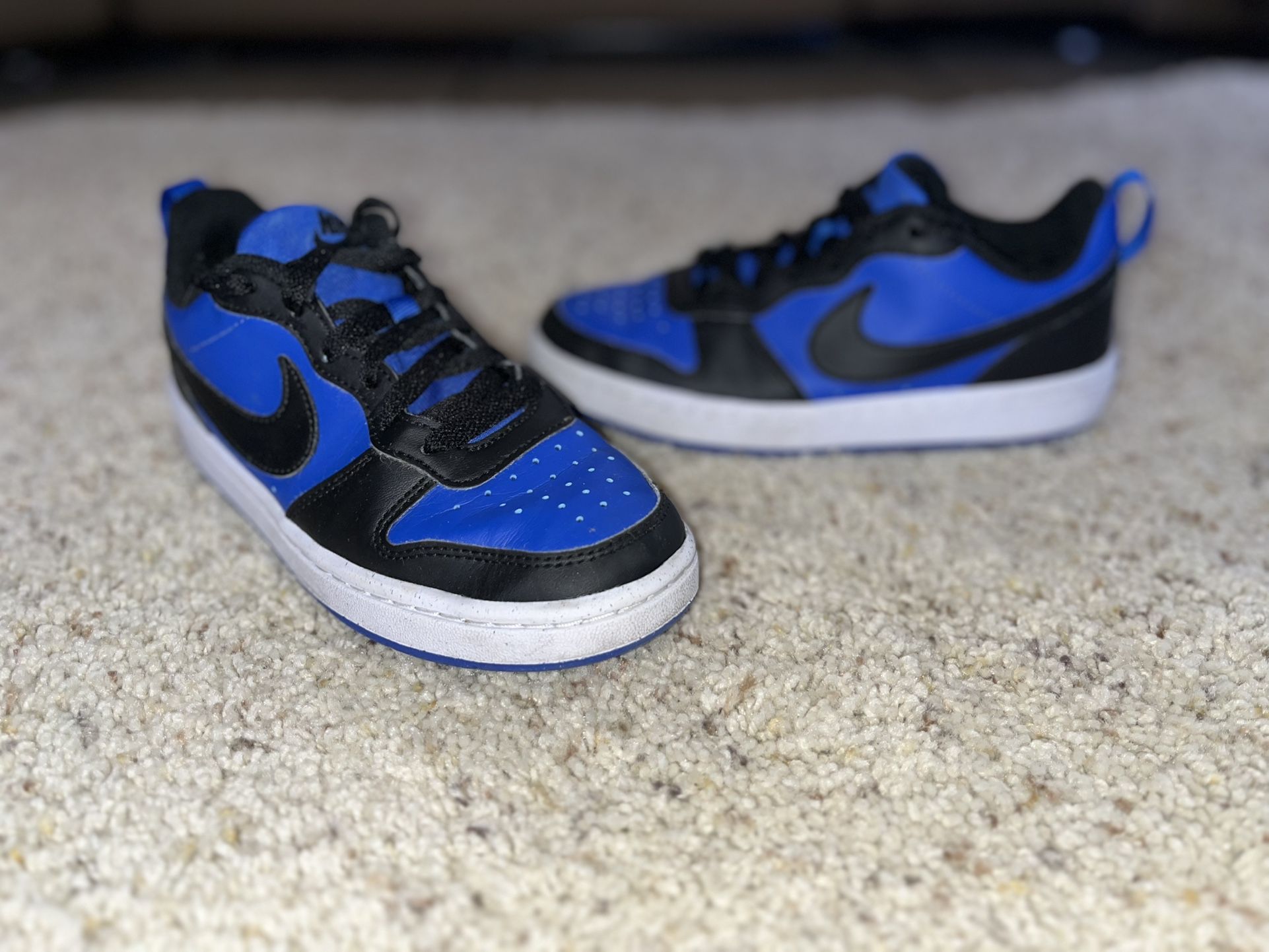 Kids Boys Nike Shoes Size 3.5