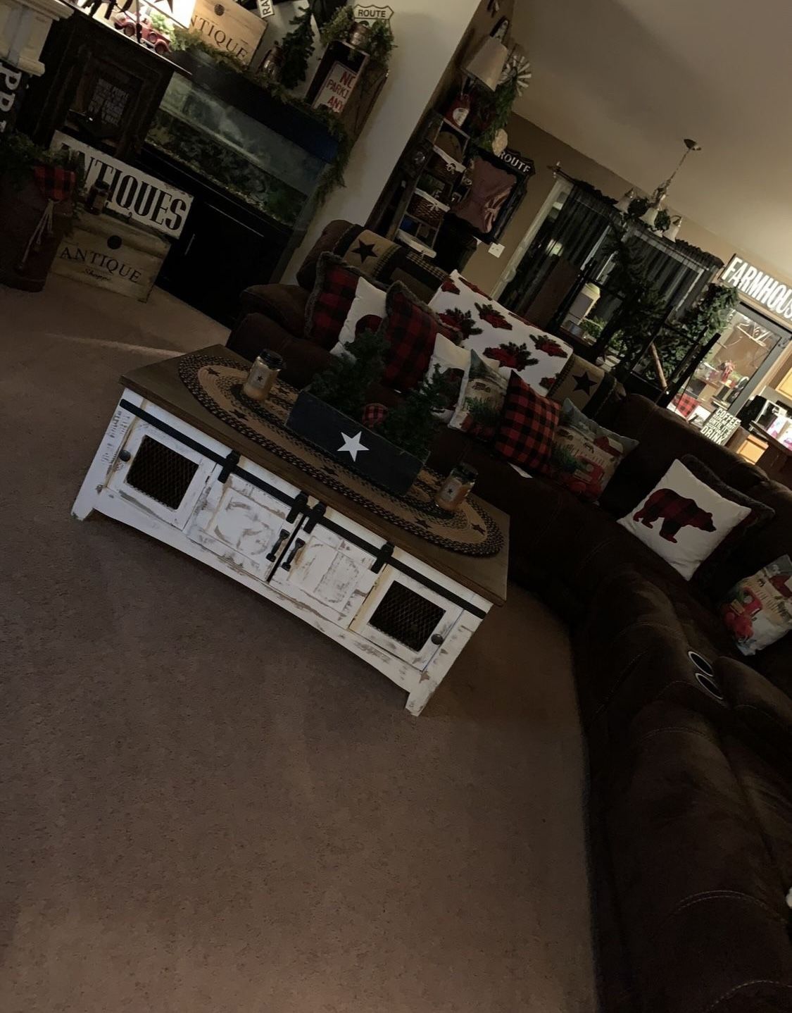 Beautiful Farmhouse Coffee Table