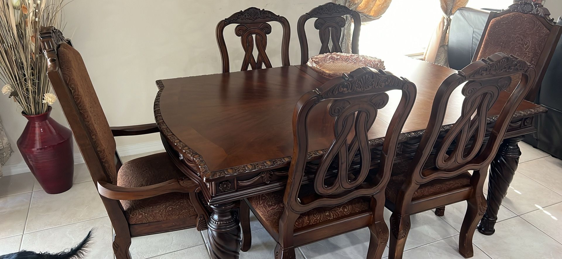 Dining Room Table With Chairs
