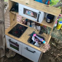 Toy Kitchen 
