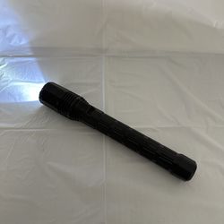 Pelican 8060 flashlight no charger