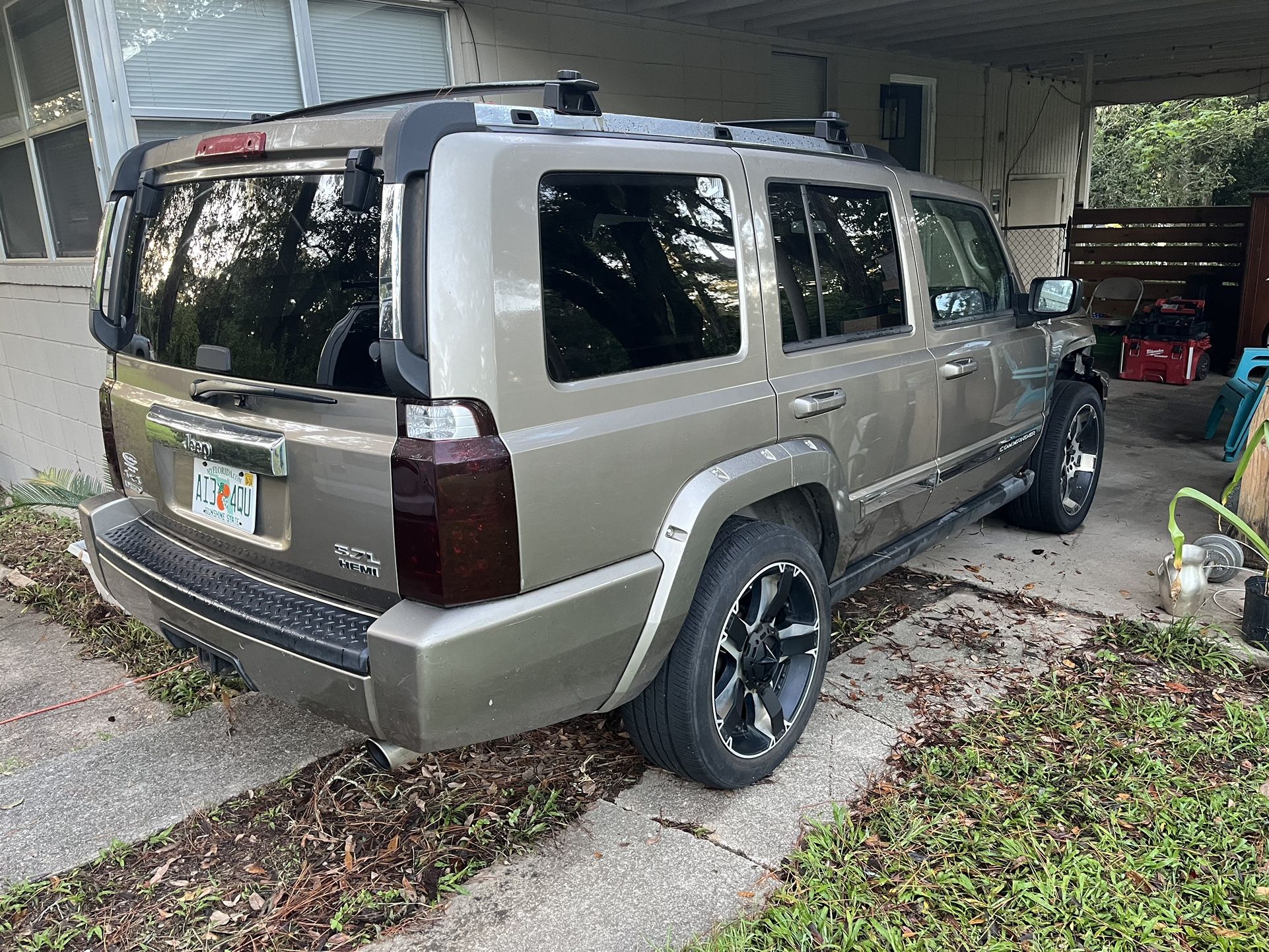2006 Jeep Commander Black Tail Lights