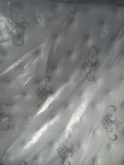 Stearn and foster king mattress