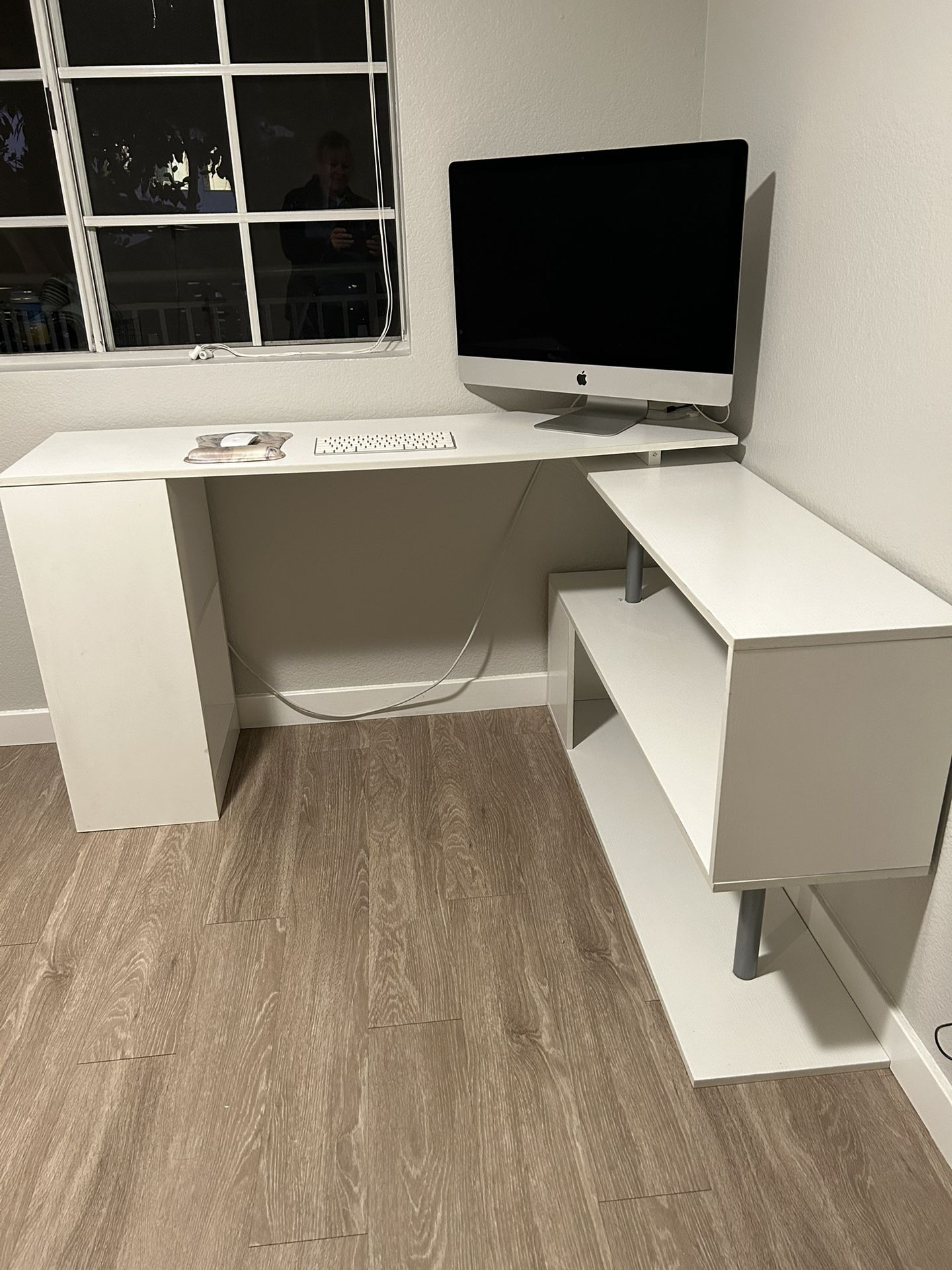 Reversible Corner Desk