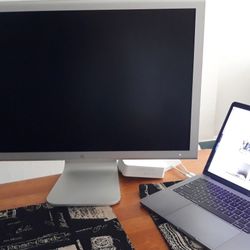 Apple Cinema Display Aluminum Monitors
