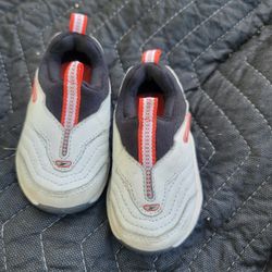 Reebok Infant Slip On Sneakers Size 3