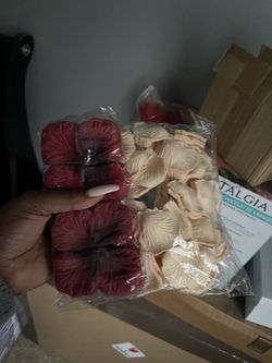 Red and Champagne 6000pc Rose Petals