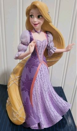 Disney Showcase Repunzel Figure