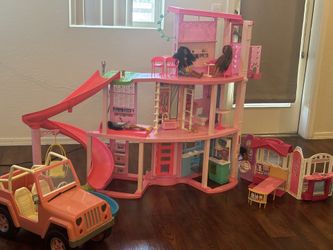 Barbie Dream House, An Extra Carry On House With A Big Jeep!