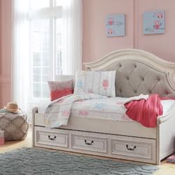 Day Bed 🛌 Size Twin