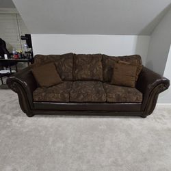 Sofa and loveseat set