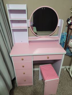 Kids vanity