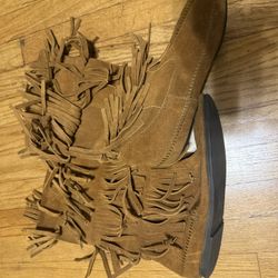 Minnetonka Tan Fringe Moccasin Boots Size 8.5/9