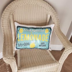 Like New Wicker Chair With Arms