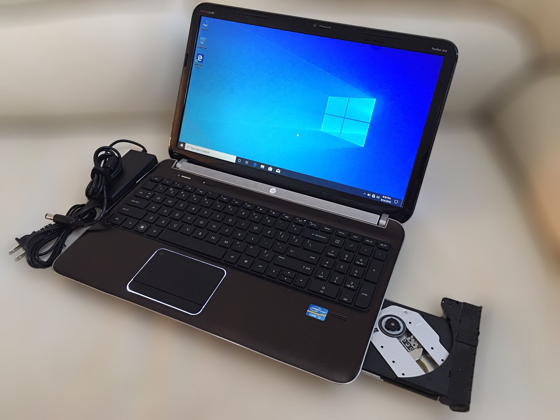 HP laptop / Windows 10 / Antivirus / Charger