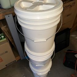 (3) 5-gallon Food Grade Buckets With Twistable Lid