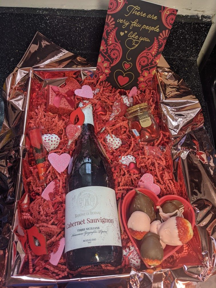 Valentine/ San Valentín / Galentine Day Gifts