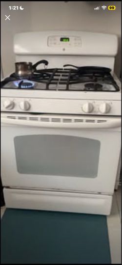 White GE Gas Range with Oven