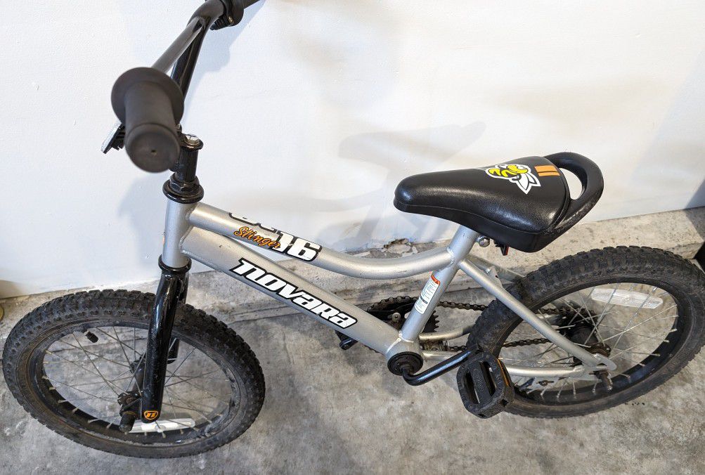 kids bike - 16"  wheels - REI novara  "stinger"