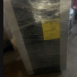 tengo dos aires nuebos en benta traen todos sus tubos para conectarse ala bentana estan nuebos pido por cada uno 320 oh mejor oferta