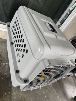 Plastic Dog kennel