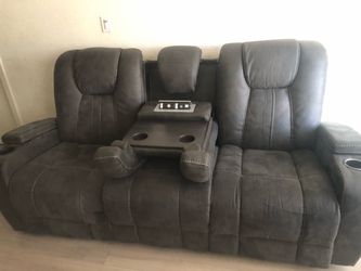 Gray Reclining Sofa with Console and Cup Holders