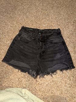 Wild Fable Women's size 4 Black Wash Distressed Easy Rigid High-Rise Shorts