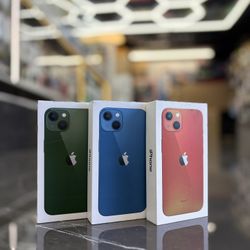 iPhone 13 (Unlocked) (Take It Home In Payment/ llévatelo a casa en pagos)