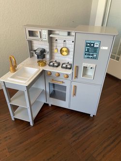 Play Kitchen