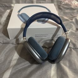 AirPod Maxes