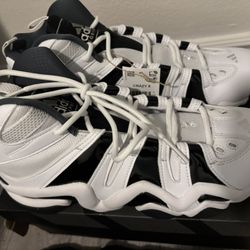Never Worn Crazy 8 Adidas Size Men’s(10 1/2) 