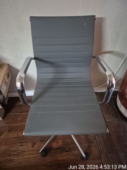 OFFICE/COMPUTER CHAIR