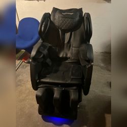 Human Touch Massage Chair - Fair - Snyder, NY