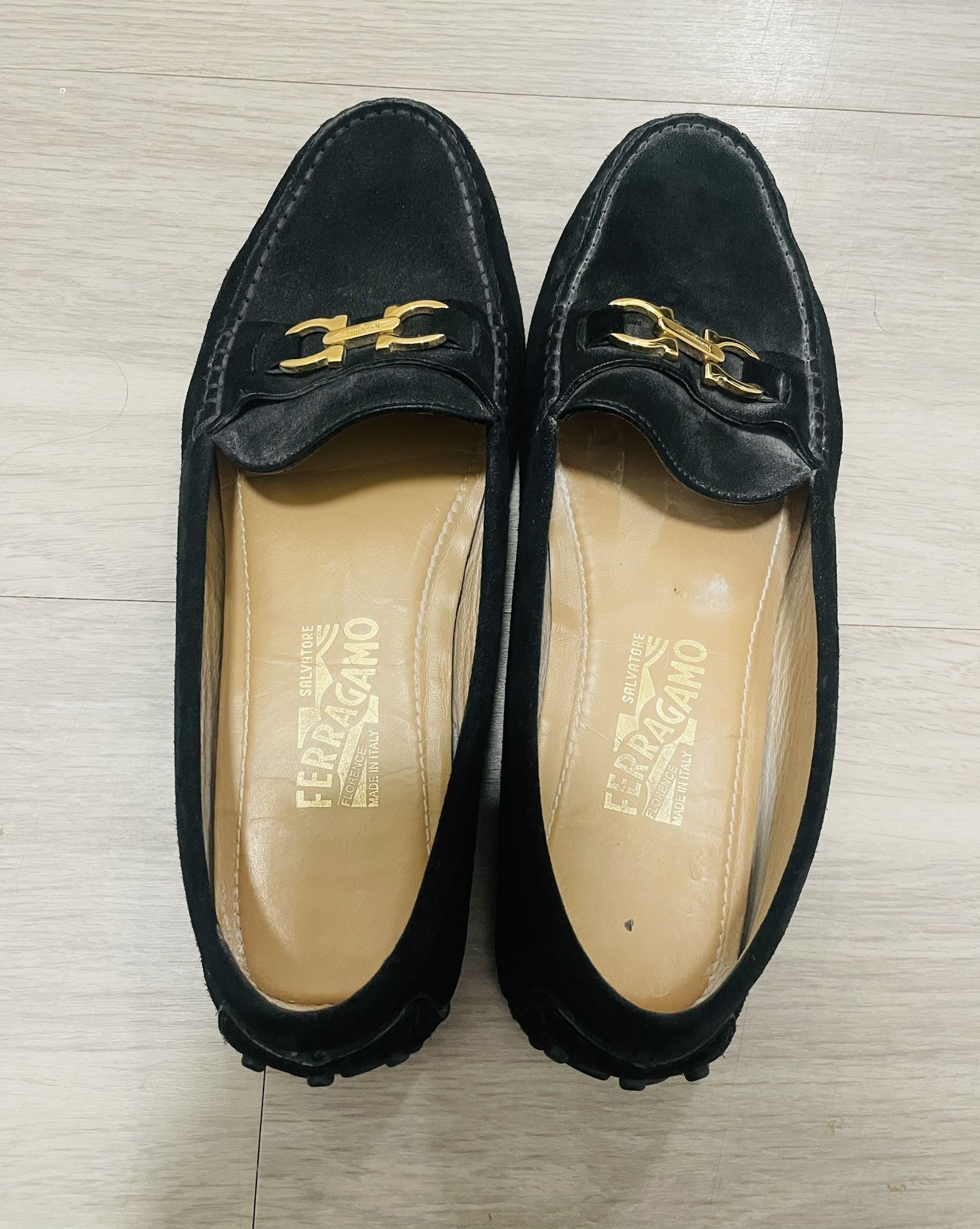Salvatore Ferragamo Women's Black Suede Loafers With Gold Hardware 8.5 m
