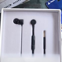 Beats urBeats3 Earphones (3.5mm) – Like New / With Box