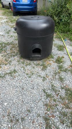 Black cat igloo