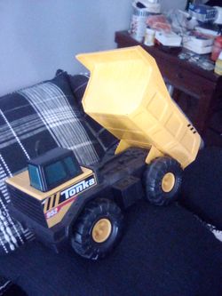 Tonka dump truck( toy car)